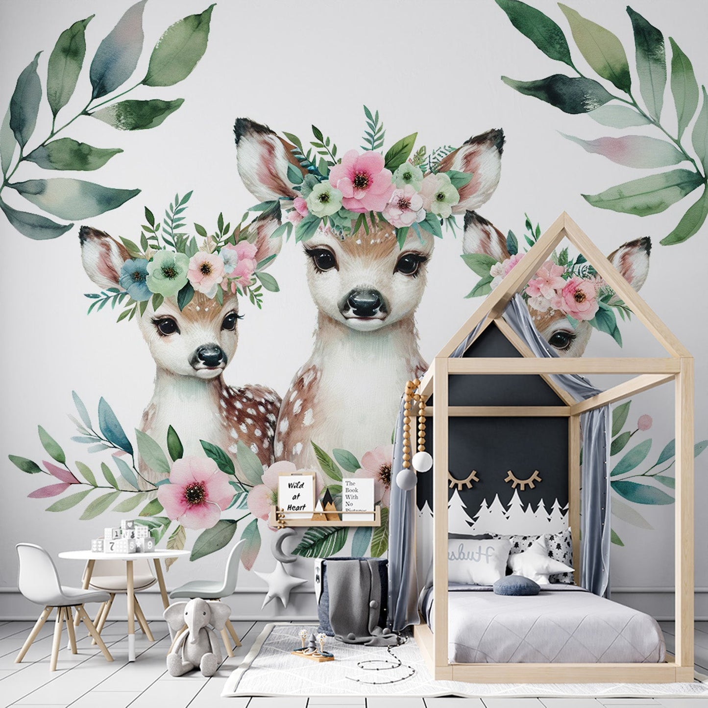 Tapete Kinderzimmer | Kronenhirsche mit bunten Blumen